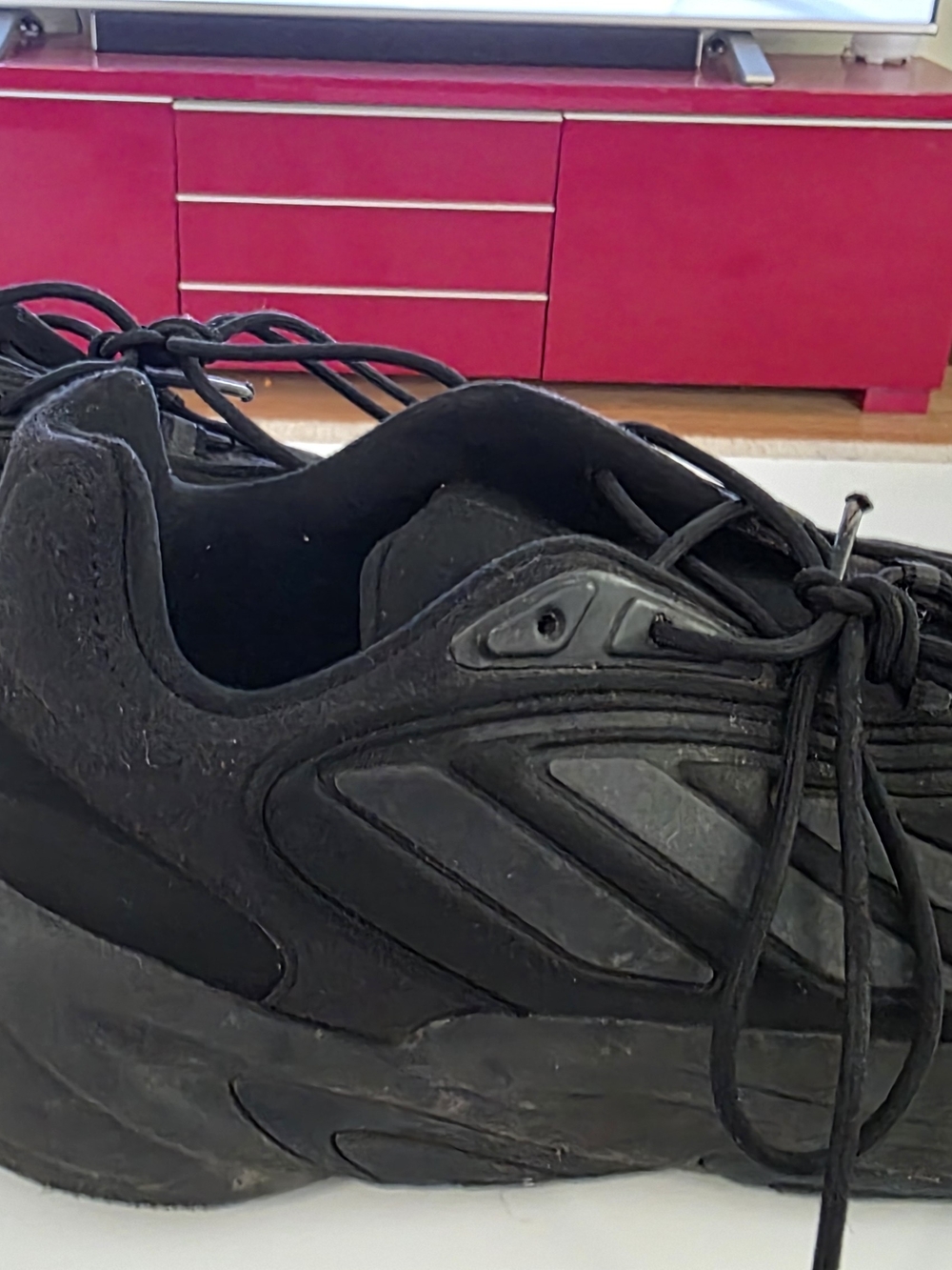 adidas Men's Black Low-Top Lace-Up Sneakers